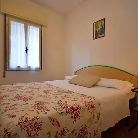 Hotel Precious Three-room Flat 650m From The